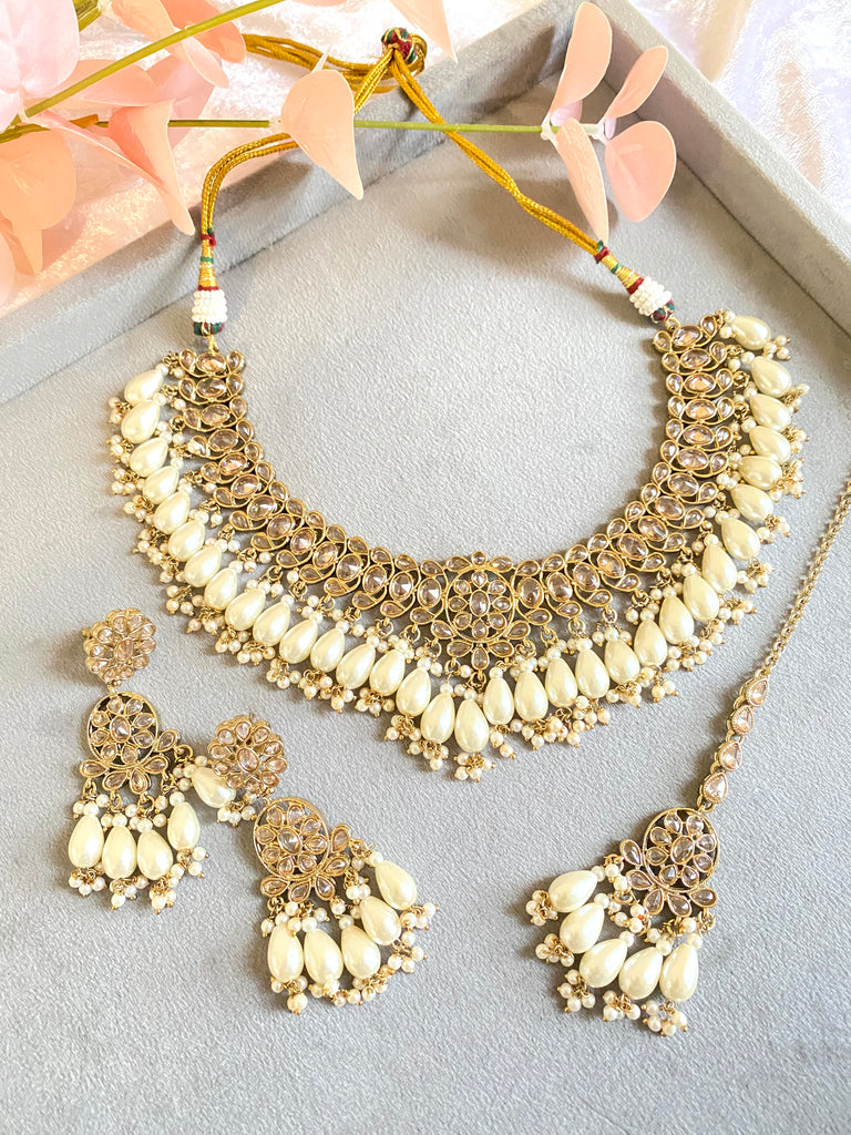 Gold Indian Jewellery set 