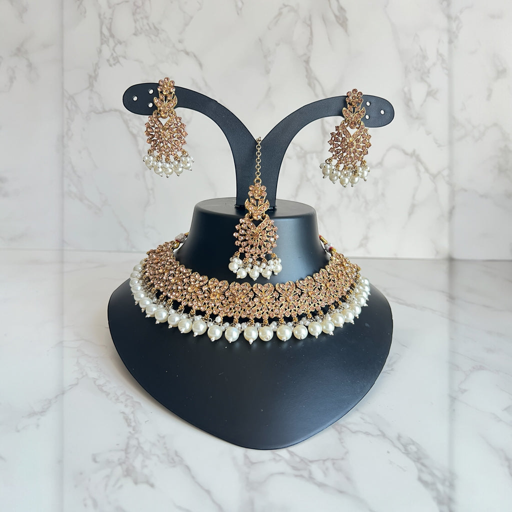 Traditional gold Kundan necklace set