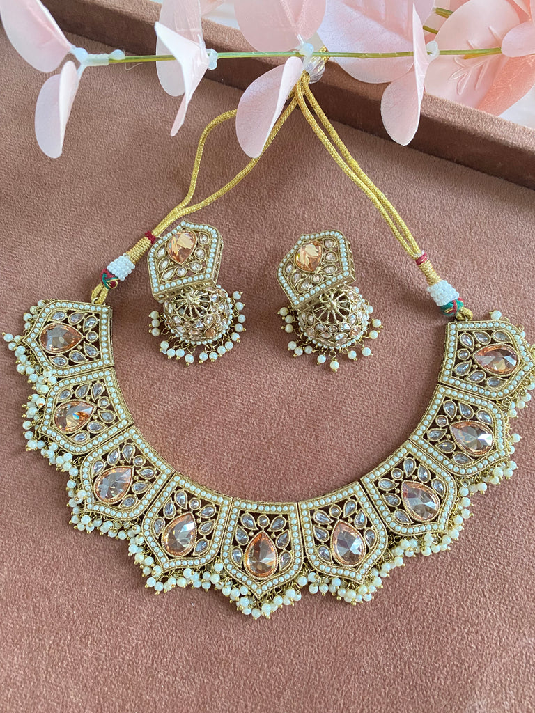 Gold Asian jewellery set 