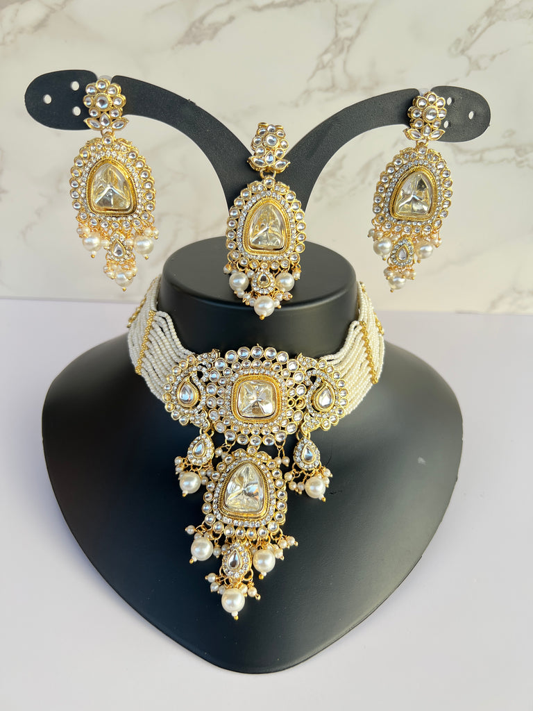 Kundan gold tikka set