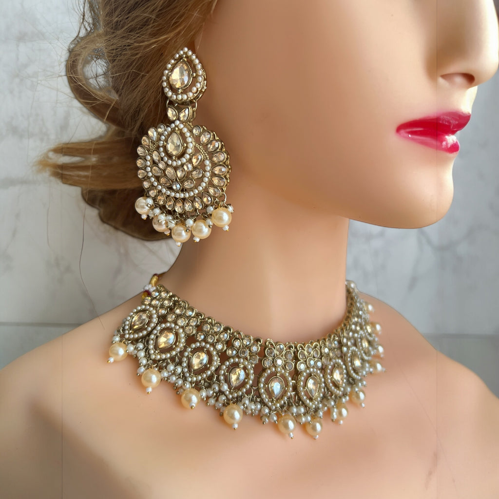 Gold Indian necklace set