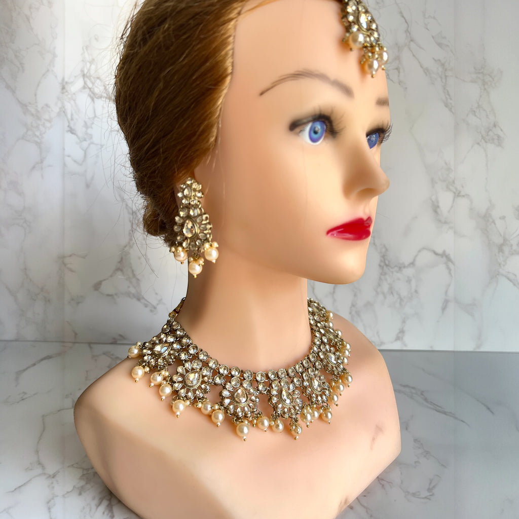 Indian jewellery set