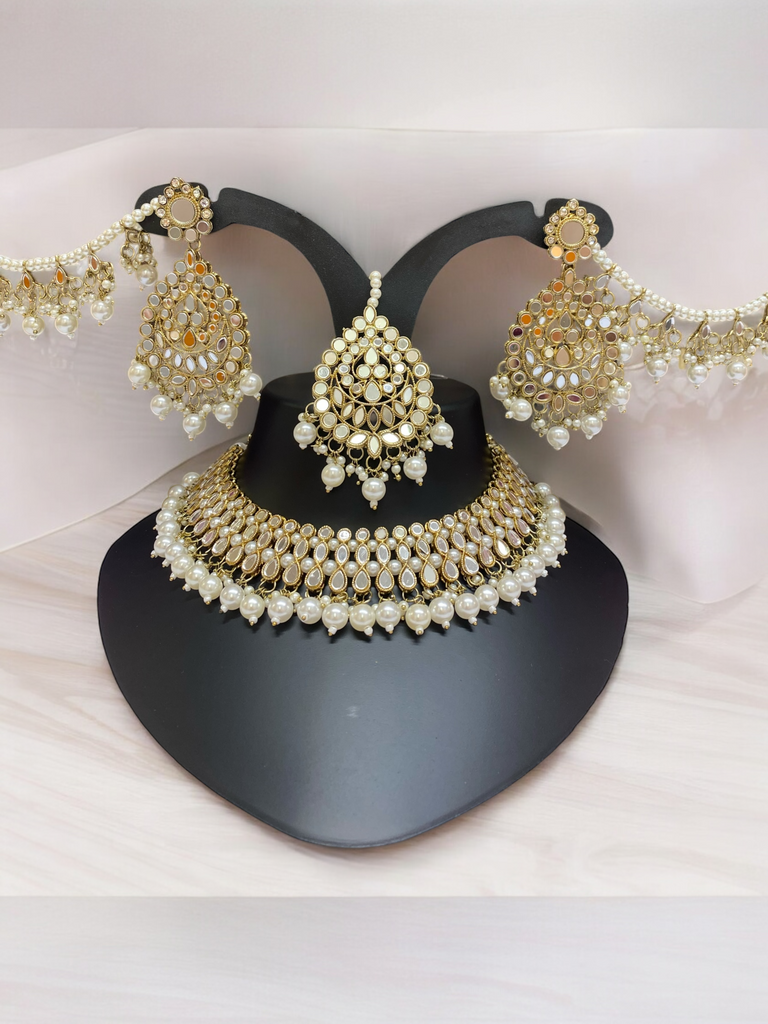 Gold kundan jewellery set 