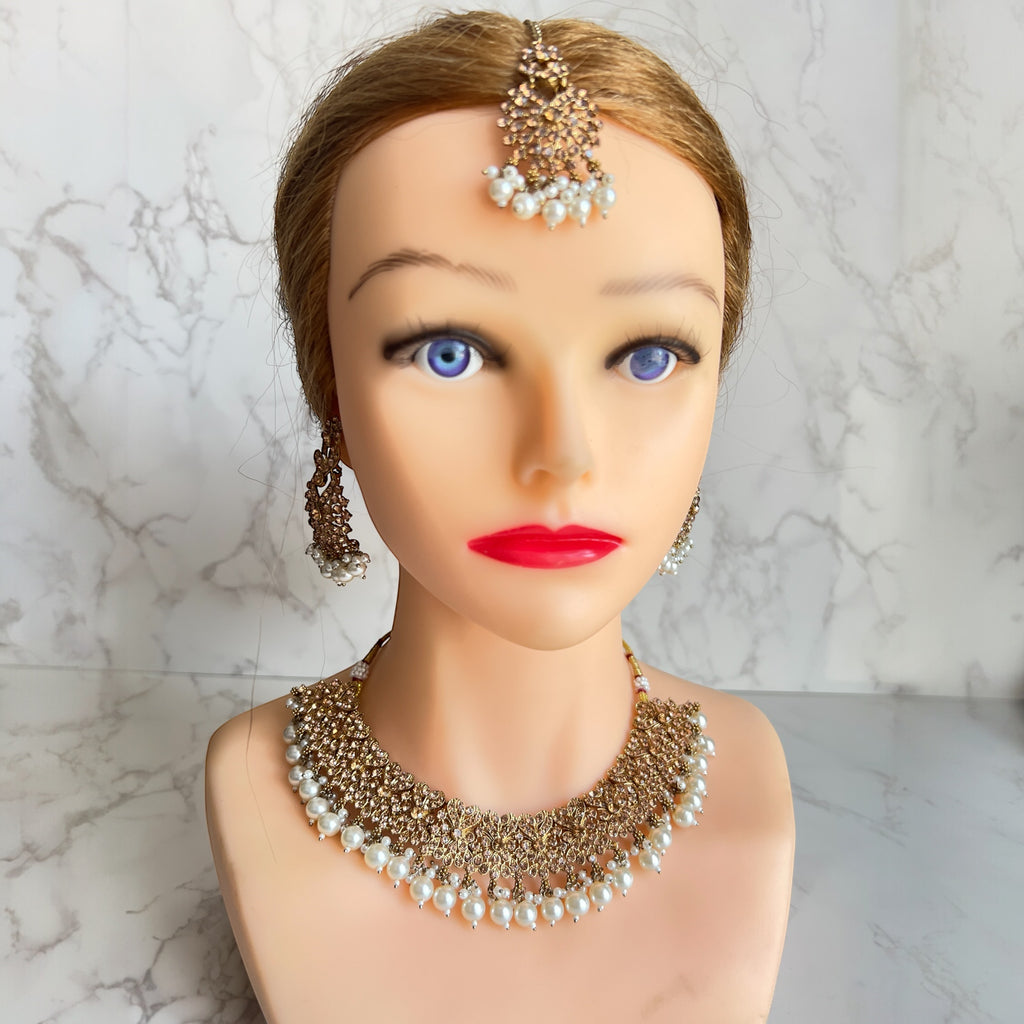 Gold Asian necklace set