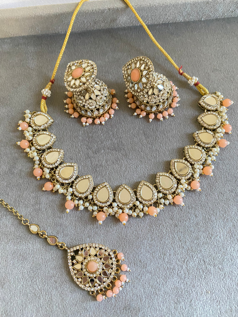 Peach tikka and necklace set