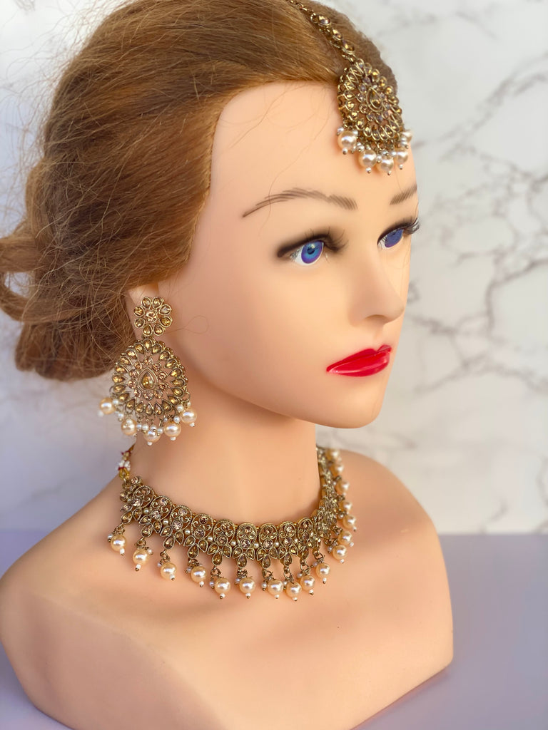 Pakistani gold necklace set 