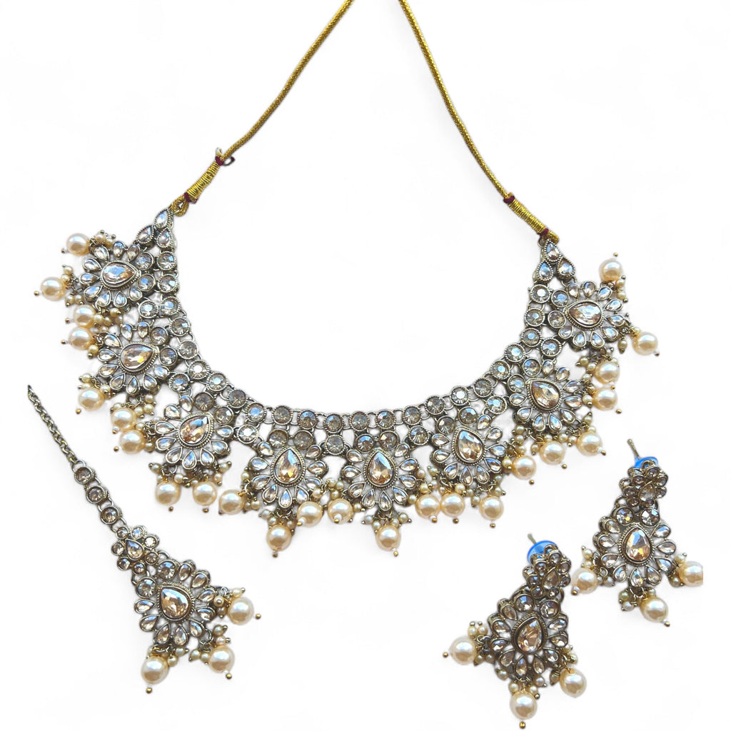 Gold Kundan necklace set
