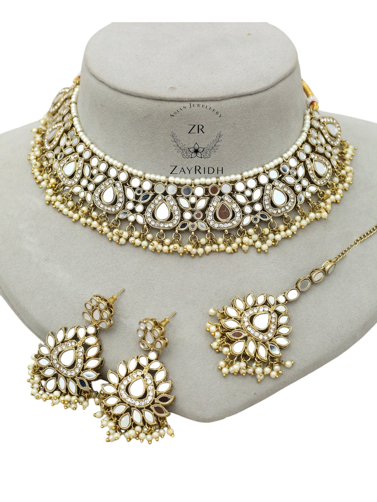 Gold Asian jewellery set 