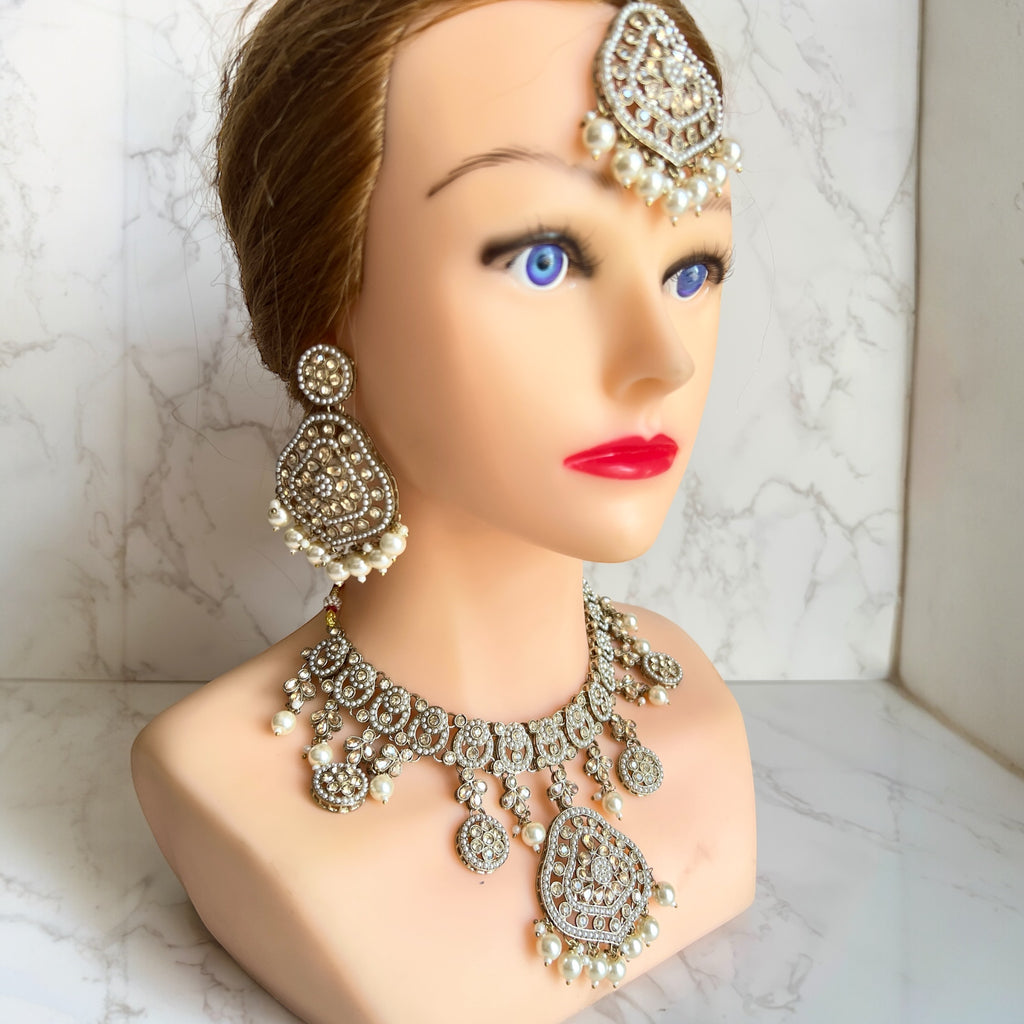 Desi gold jewellery set