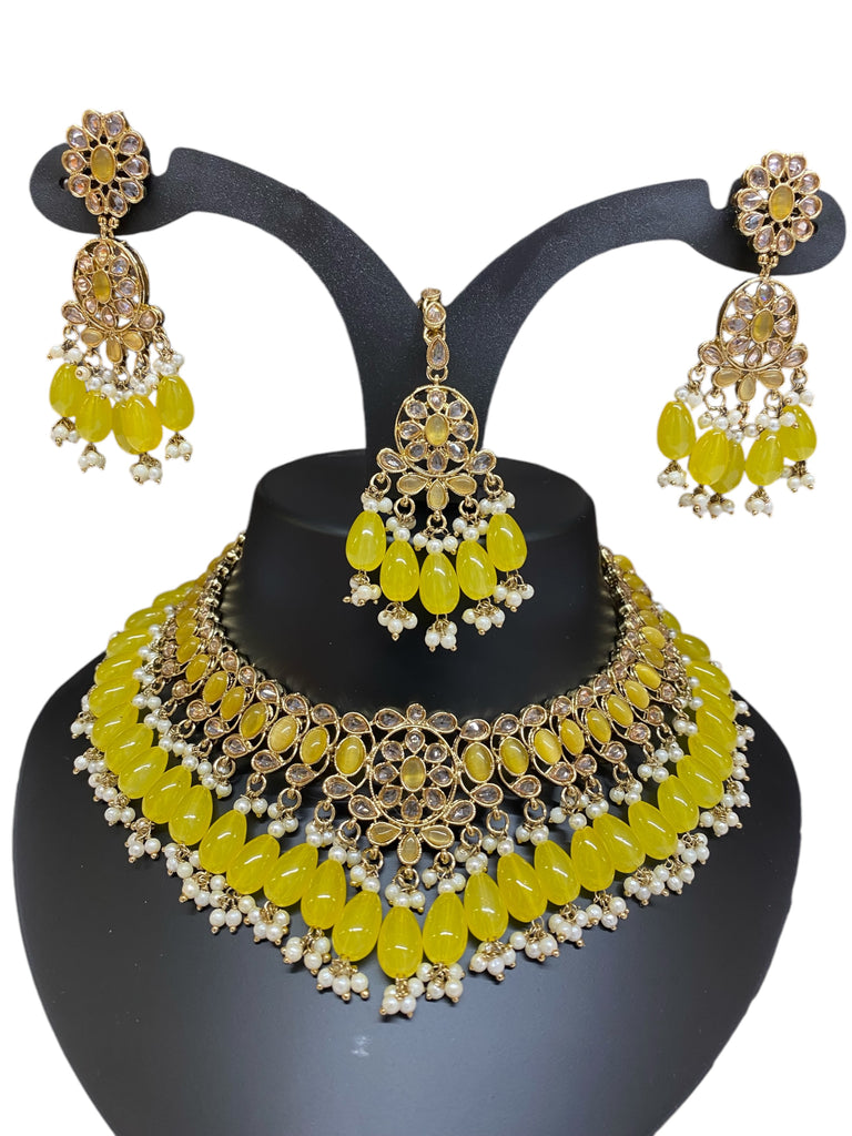 yellow kundan jewellery set