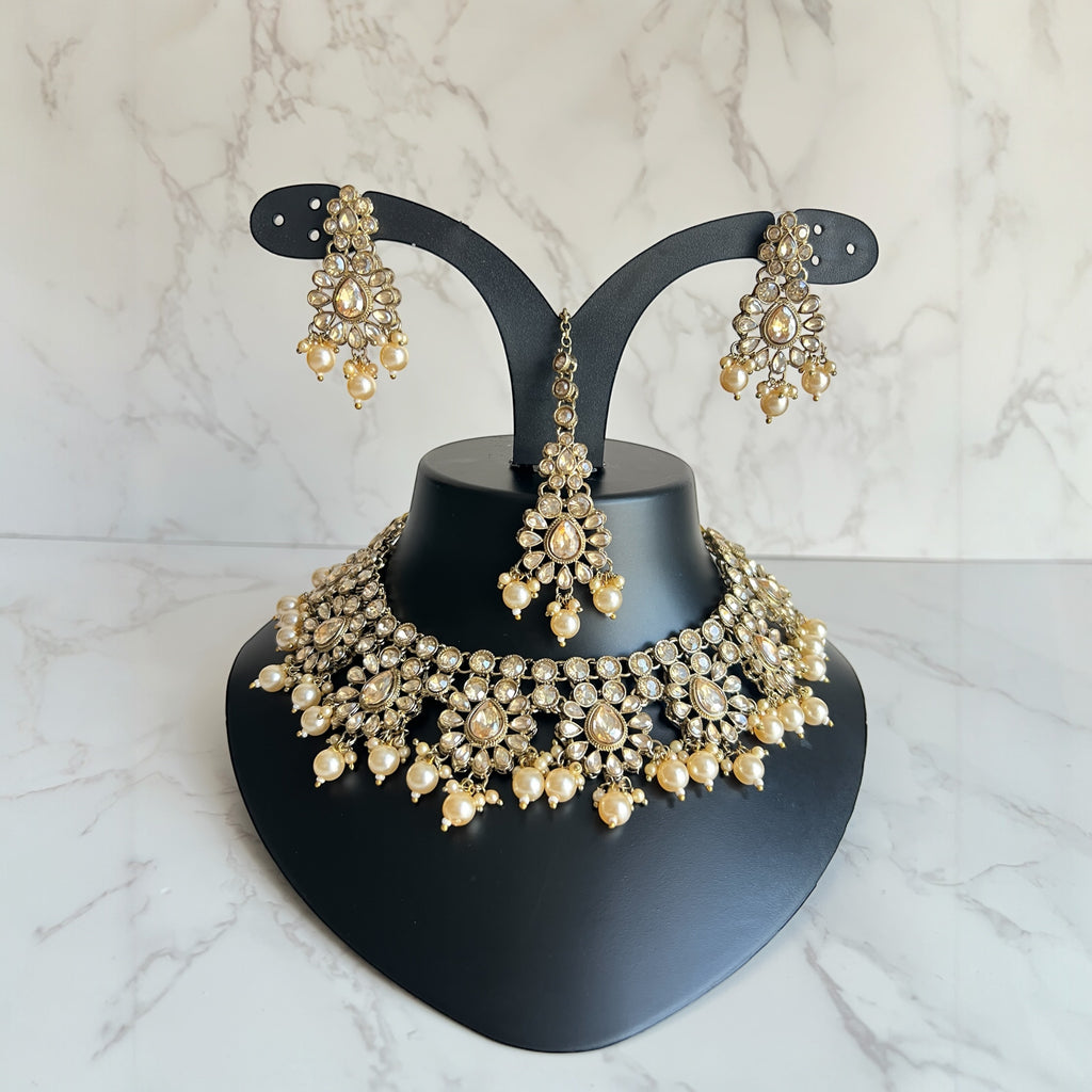Gold Asian Jewlry Set