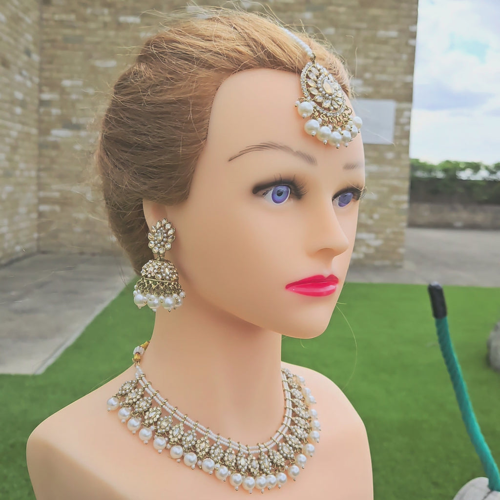 Gold Pakistani Wedding Jewellery 