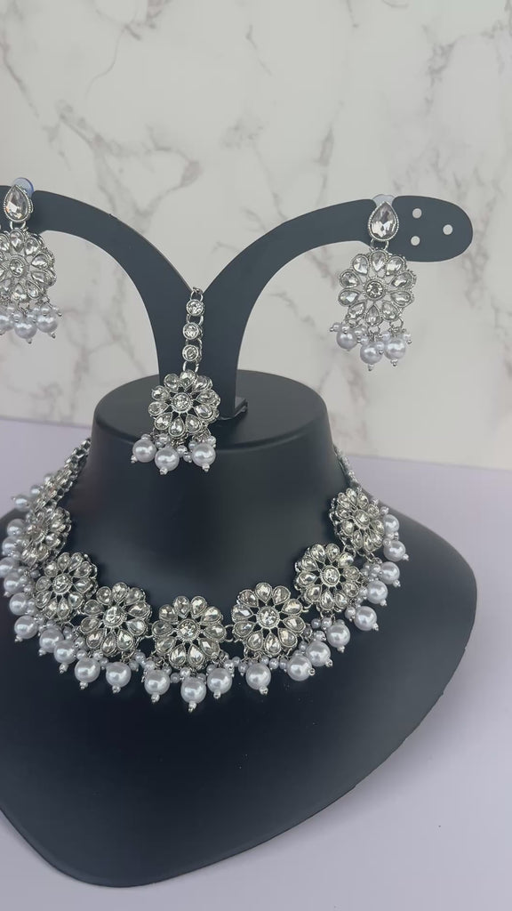 Silver Asian Necklace Set 