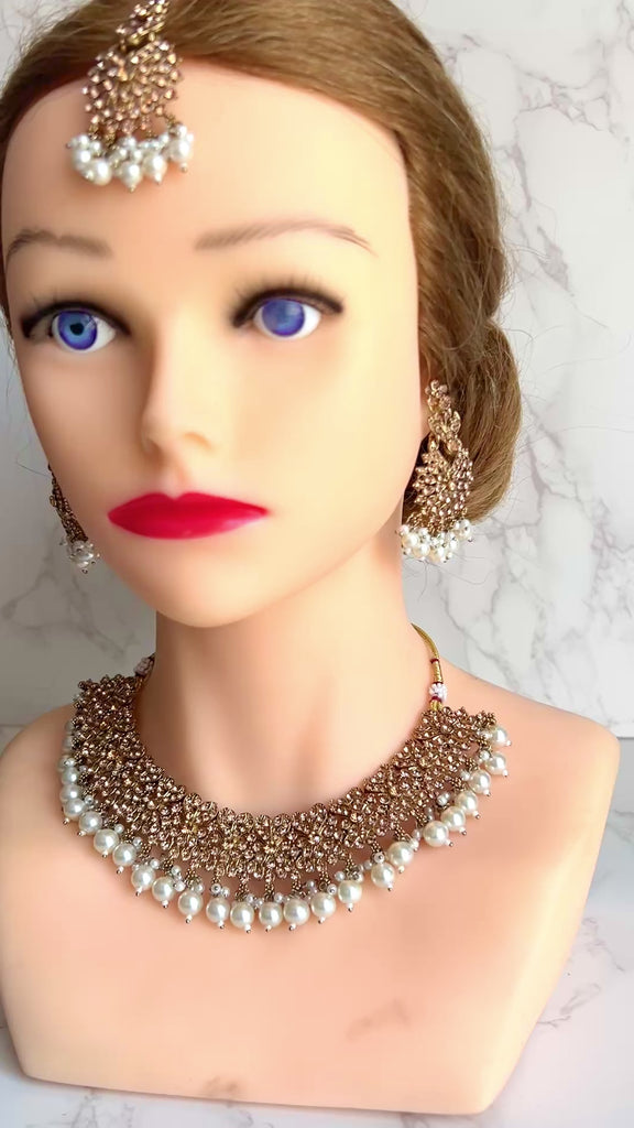 Gold Asian jewellery 
