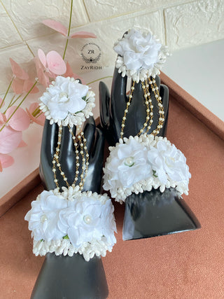  White Flower Bracelets