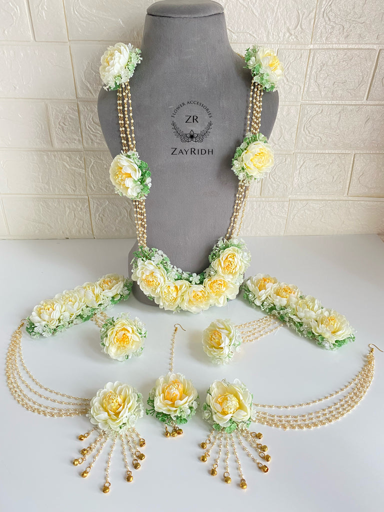 Linah Gypsophila Long Necklace Set