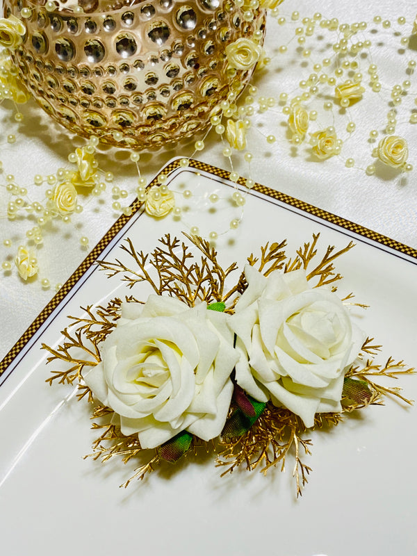 White and Gold Flower Hair Comb