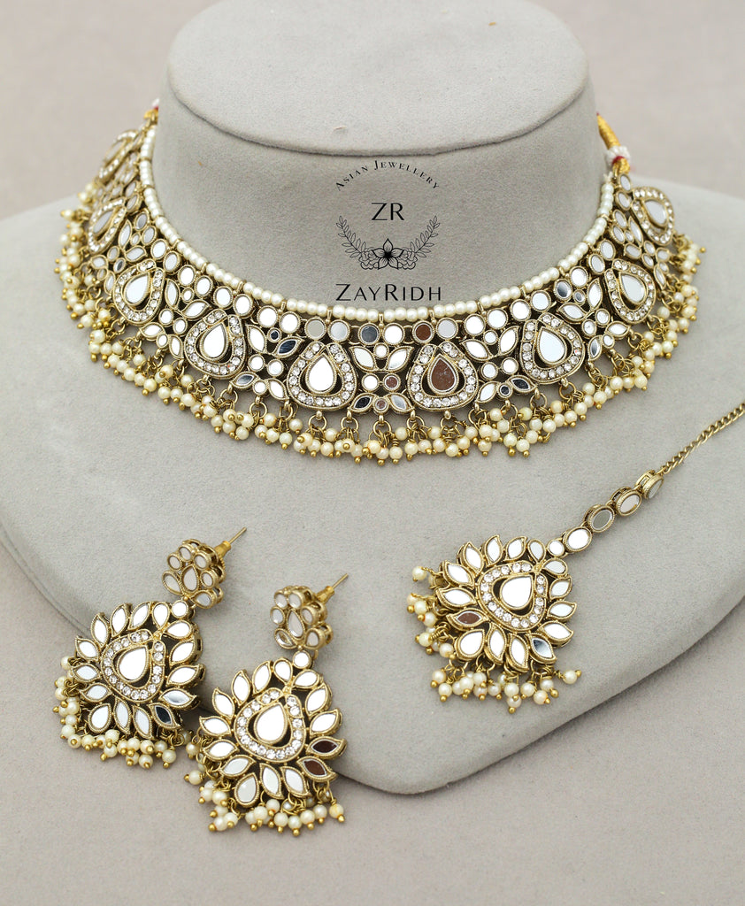 necklace earrings tikka set