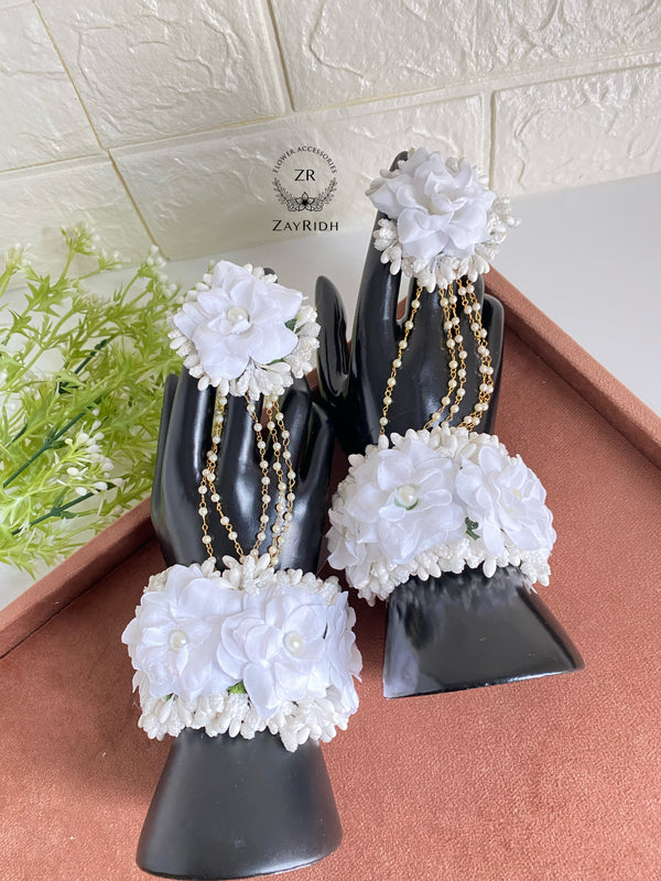 Sita White Flower Bracelets
