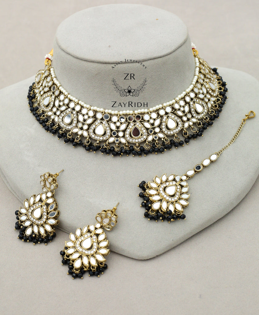 black necklace set