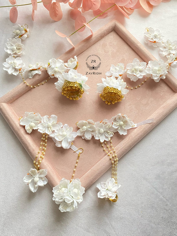 Moni Roy White Flower Set